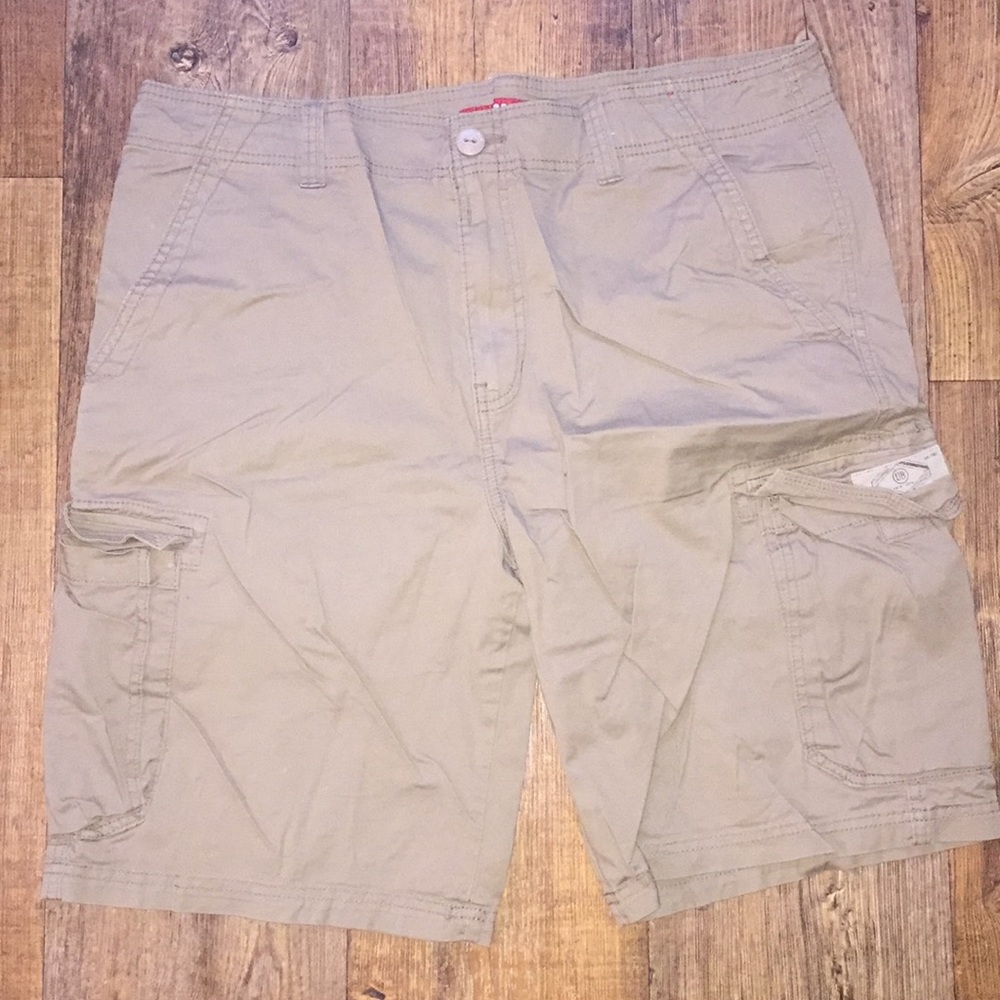 Unionbay Men's Cargo Shorts Size 38 Khaki